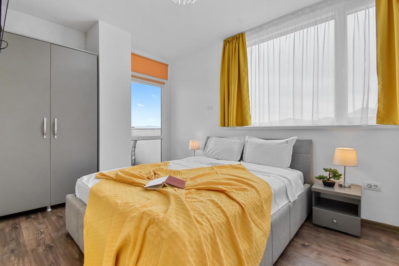 Apartamento Modern In New Building With Panoramic View Braşov Exterior foto