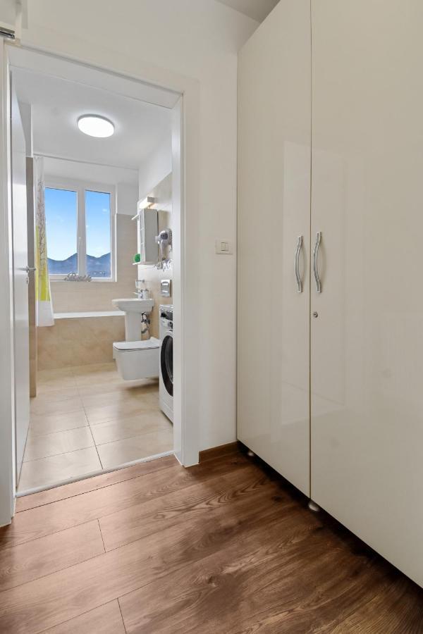 Apartamento Modern In New Building With Panoramic View Braşov Exterior foto