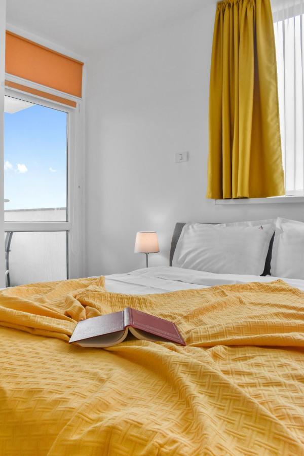 Apartamento Modern In New Building With Panoramic View Braşov Exterior foto
